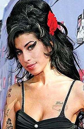 Amy Winehouse İngiliz şarkıcı-söz yazarı