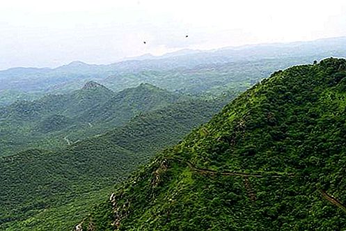 Sistem bukit Aravalli Range, India