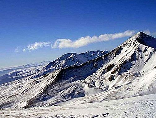 Mountar Mga bundok ng bundok, North Macedonia-Kosovo