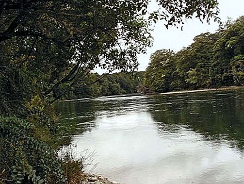 怀奥河河，新西兰西南部南岛