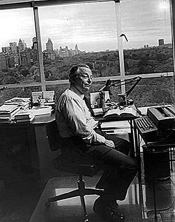 Irving Kristol američki esejist, urednik i izdavač