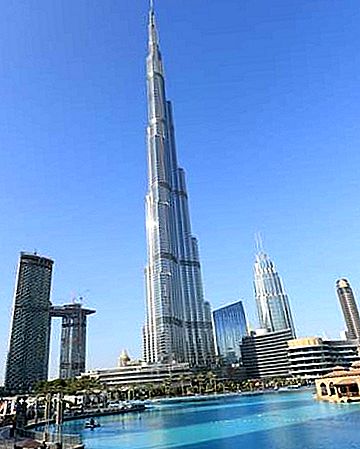 „Burj Khalifa“ dangoraižis, Dubajus, Jungtiniai Arabų Emyratai