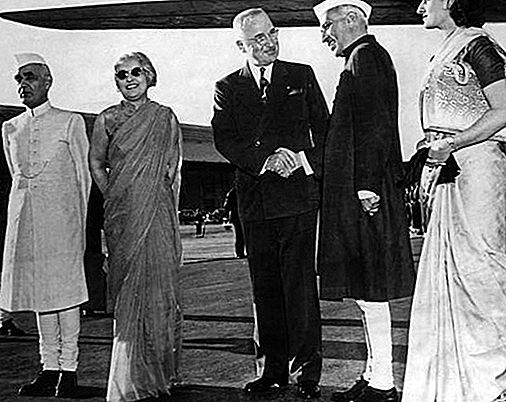 Indira Gandhi premiärminister i Indien