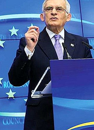 Polský premiér Jerzy Buzek