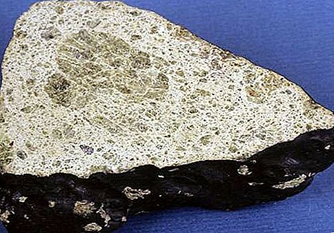 Achondritový meteorit