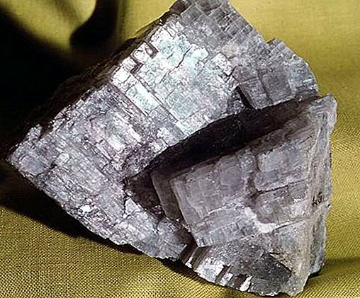 Anhydritový minerál