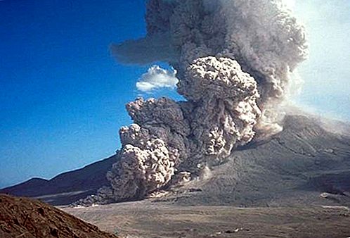 Pyroclastic flow vulkanizmus