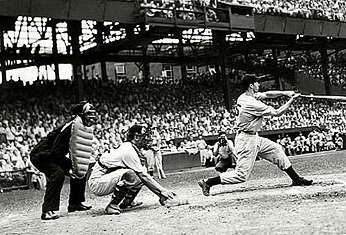 Joe DiMaggio jucător de baseball american
