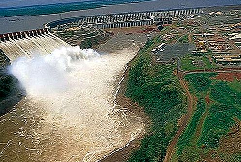 Itaipú Dam dam, Brazil-Paraguay