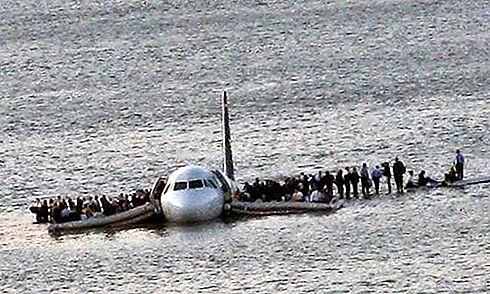 Πτήση προσγείωσης πτήσης 1549 από την US Airways, Hudson River, Νέα Υόρκη, Ηνωμένες Πολιτείες [2009]